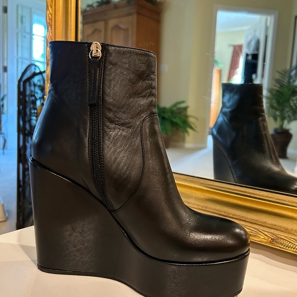 Carla G Italian leather size 39 booties new in box - Picture 2 of 6